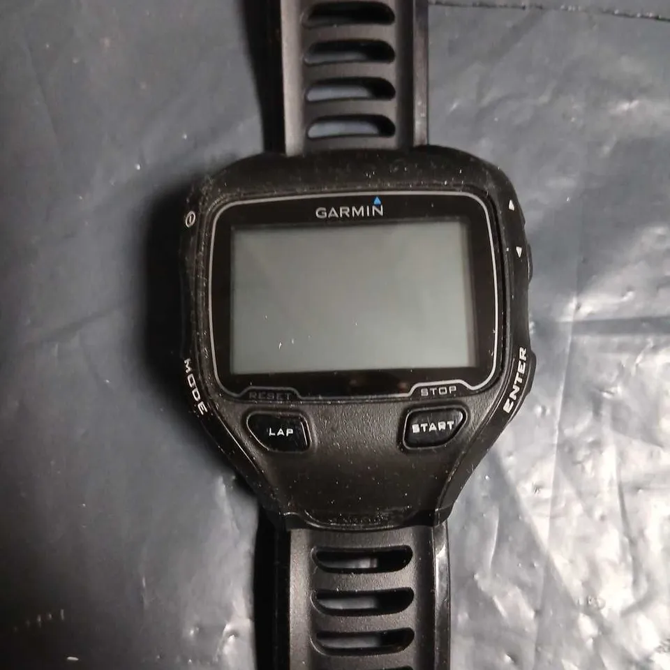 GARMIN RUNNING WATCH – BLACK, SQUARE FACE