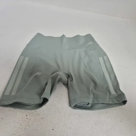 ADIDAS WORKOUT SHORTS - SIZE M
