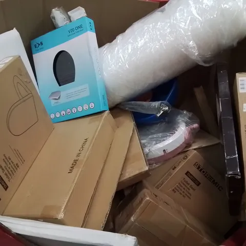 PALLET CONTAINING VARIOUS ASSORTED BOXED HOUSEHOLD ITEMS TO INCLUDE: MATTRESS TOPPER, TOILET SEATS, LAUNDRY BIN AND LOTS MORE UNMARKED BOXED ITEMS