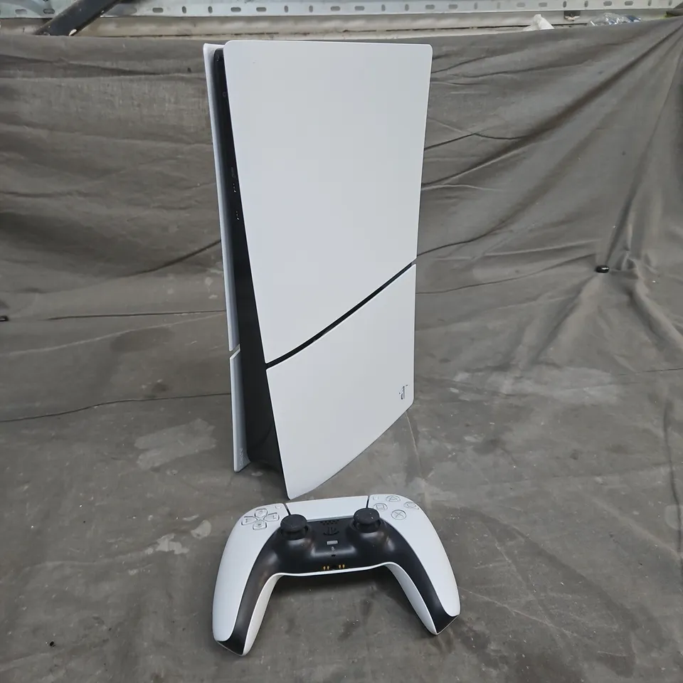 SONY PLAYSTATION 5 CONSOLE WITH DUALSENSE CONTROLLER – WHITE