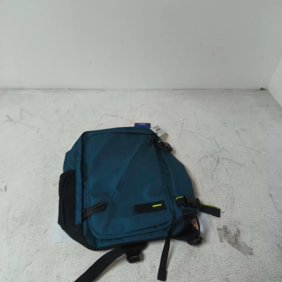 BOX OF APPROXIMATELY 25 ASSORTED CLOTHING ITEMS TO INCLUDE: AMERICAN TOURIST BACKPACK