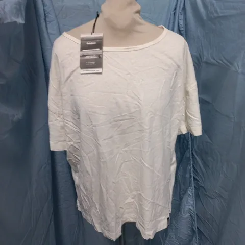 FINISTERRE KEA TEE IN ECRU - UK 12