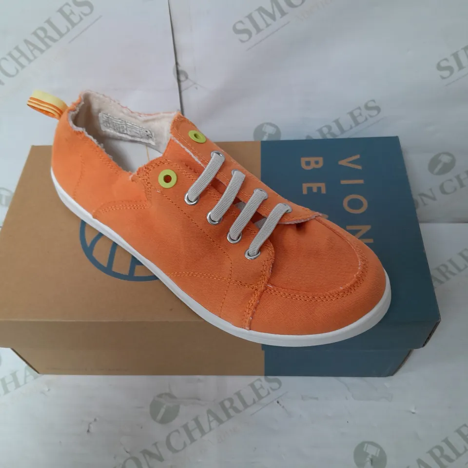 VIONIC BEACH CASUAL CANVAS SHOE IN MELON SIZE 7