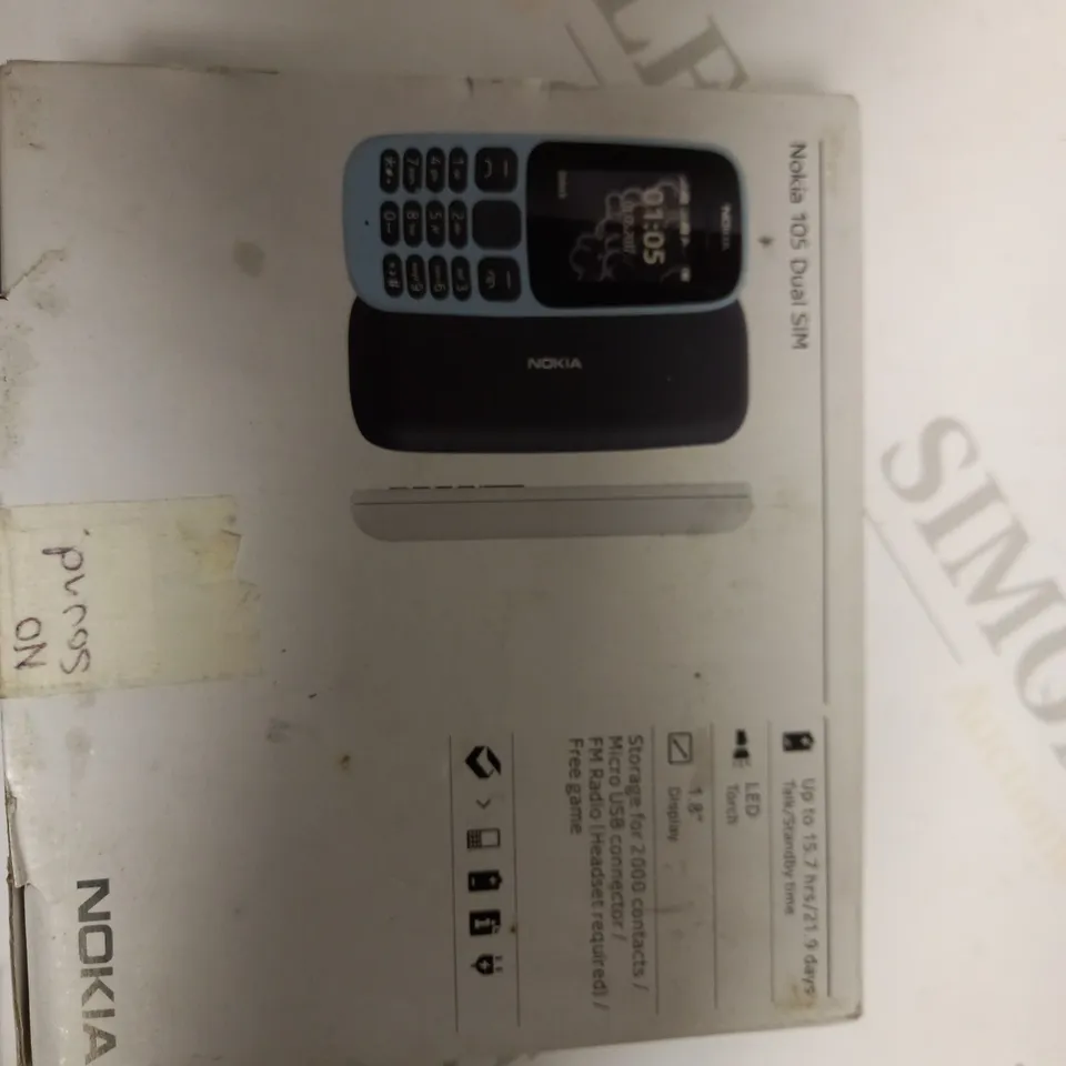LOT OF APPROX 10 TO INCLUDE SCREEN PROTECTOR FILM , NOKIA AND MOBILE GAME HANDLE