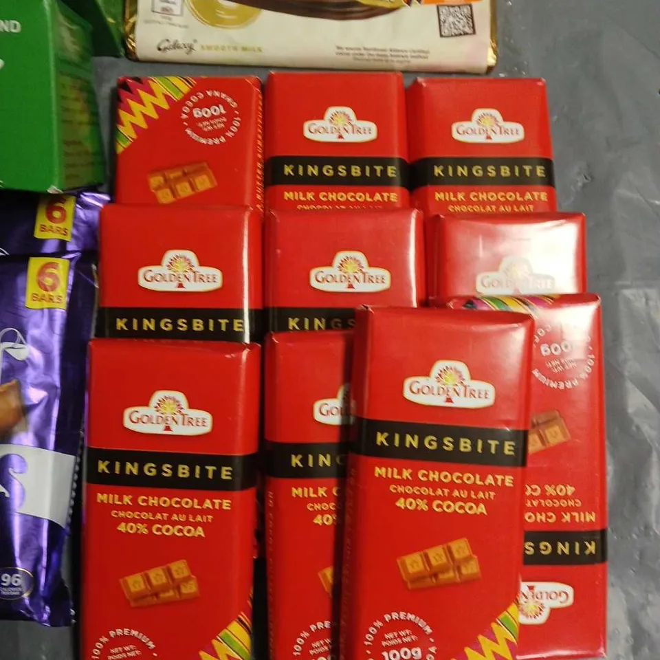 LOT OF APPROXIMATELY 20 ASSORTED FOOD ITEMS TO INCLUDE GOLDEN TREE CHOCOLATE, DIETERS DRINK AND SWEET CHILLI BLAZE