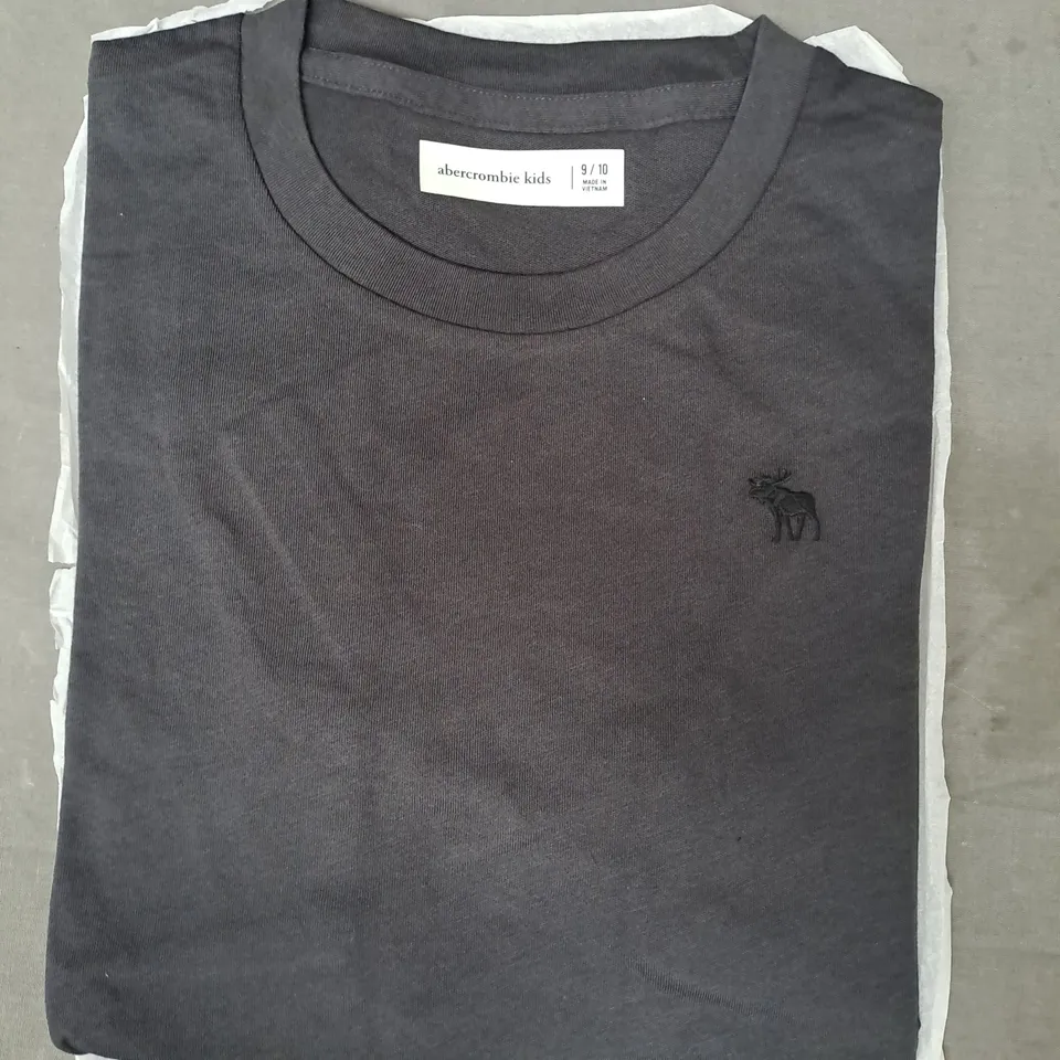 ABERCROMBIE KIDS T-SHIRT IN BLACK SIZE 9/10 YEARS
