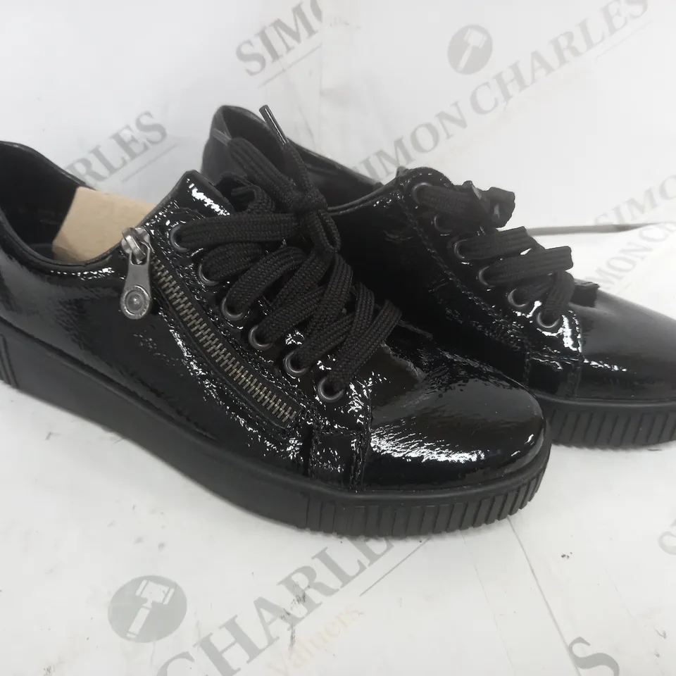 BOXED RIEKER ANTISTRESS TRAINER WITH ZIP BLACK SIZE 5