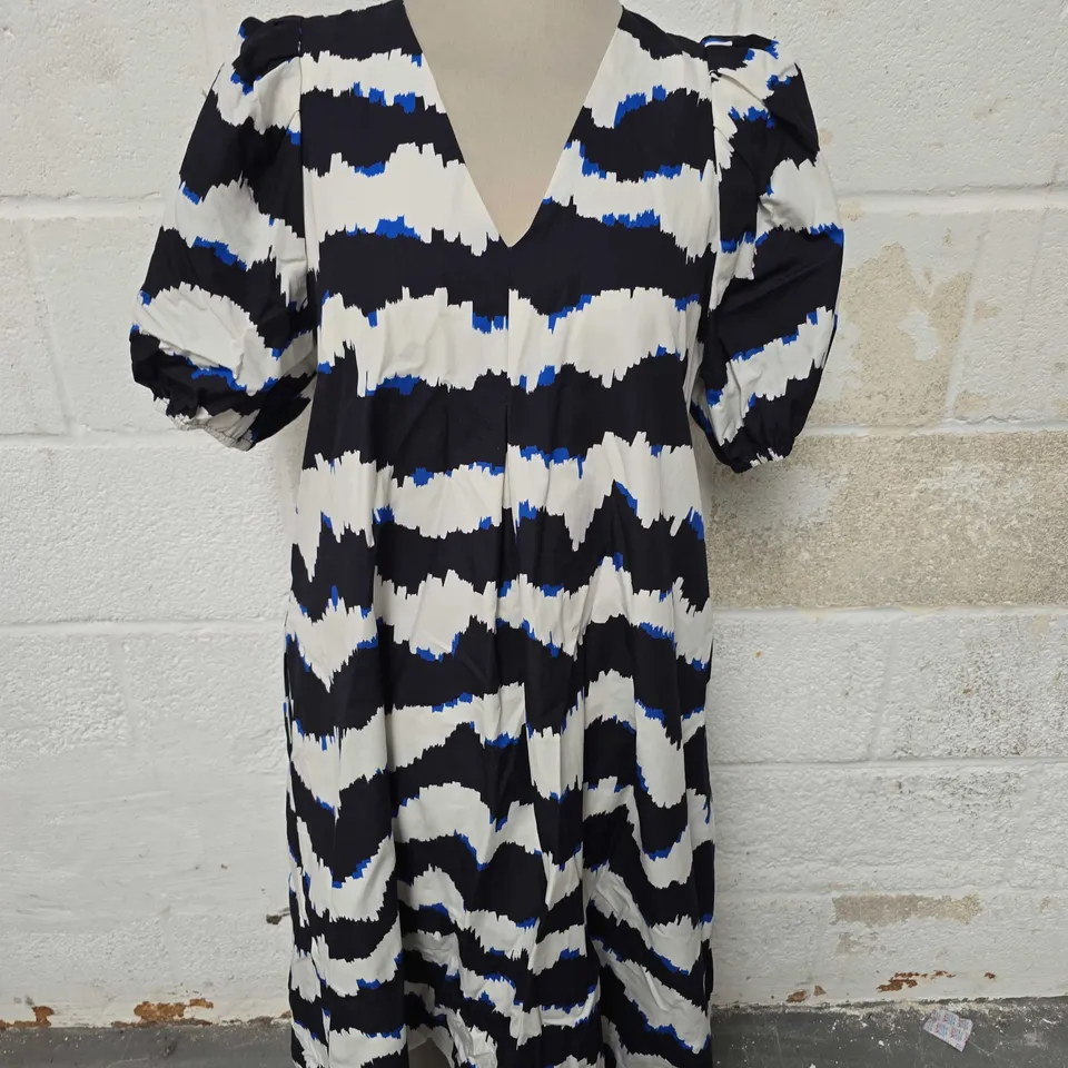 HELENE BERMAN puff sleeve SUMMER DRESS - BLUE/WHITE - SIZE 10