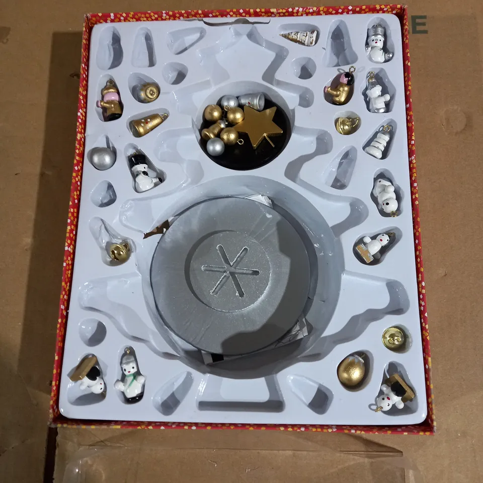 MUSICAL! SPINNING! DECOTREE - SILVER/WHITE RRP £24.99