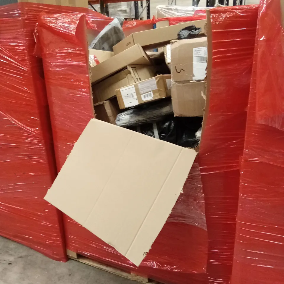 PALLET OF ASSORTED HOUSEHOLD GOODS AND PRODUCTS TO INCLUDE; CAR MATS, MATTRESS, FOLDING BABY PLAYMAT ETC