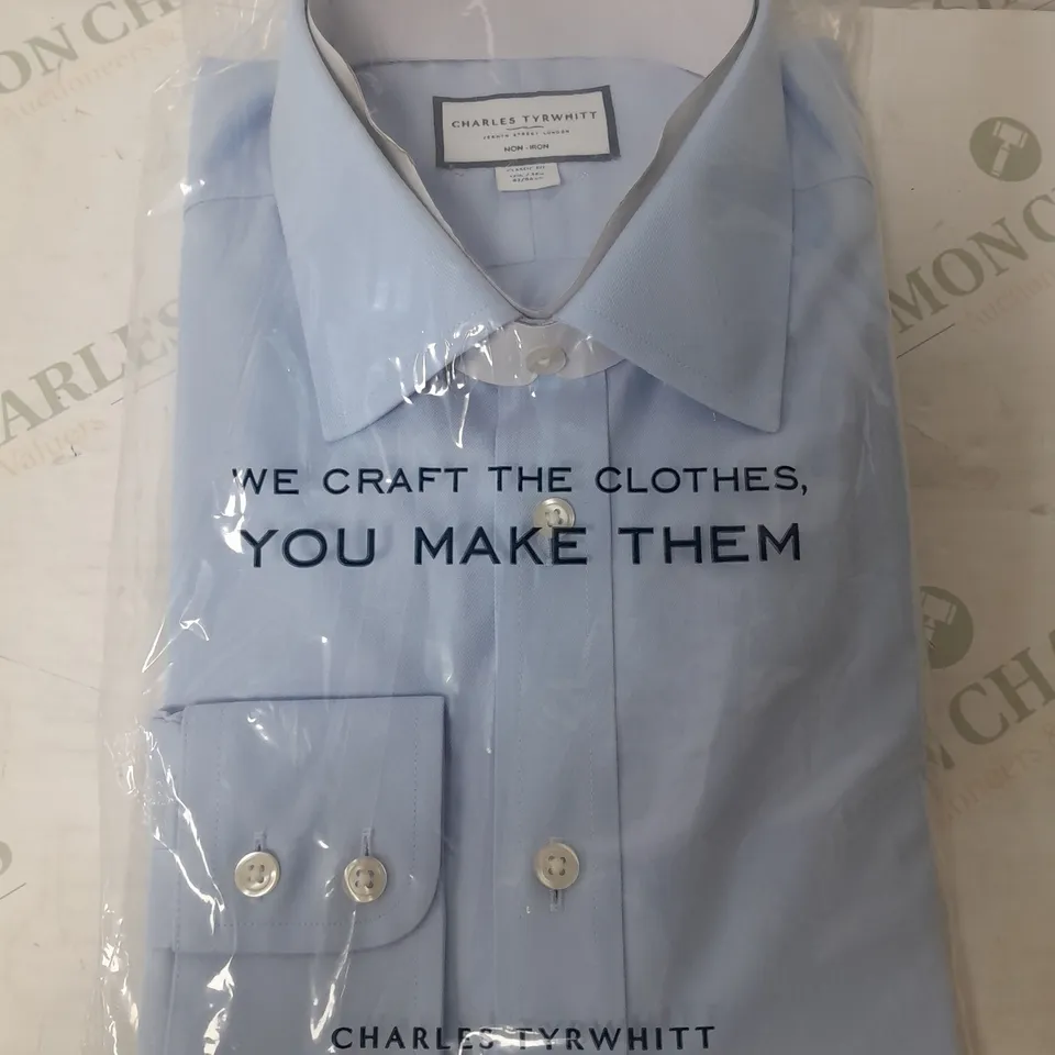 CHARLES TYRWHITT CLASSIC FIT SHIRT IN SKY BLUE - 42/86cm