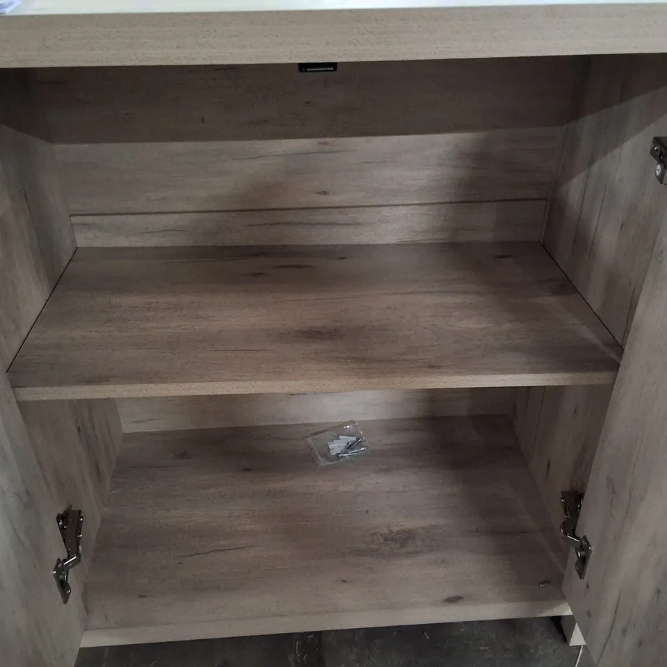 219CM SIDEBOARD - GREIGE OAK (2 PARTS)