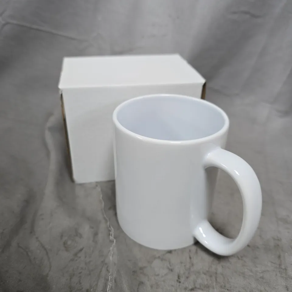 12 X BOXED UNBRANDED MUGS IN WHITE 