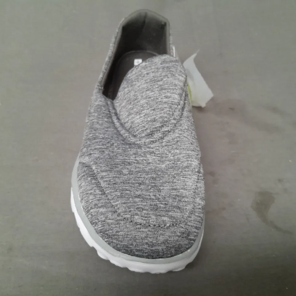 PAIR OF MOUNTAIN WAREHOUSE SLIP-ON SHOES IN GREY UK SIZE 6