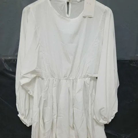 BOX OF APPROXIMATELY 20 LADIES SUPREMACY PUFF SLEEVE SHORT DRESSES - WHITE - SIZES MAY VARY