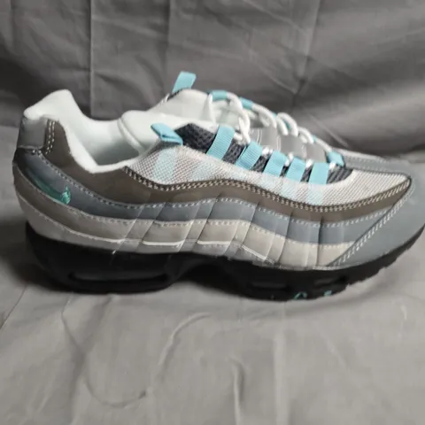 UNBOXED PAIR OF AIR MAX 95'S - UK SIZE 9