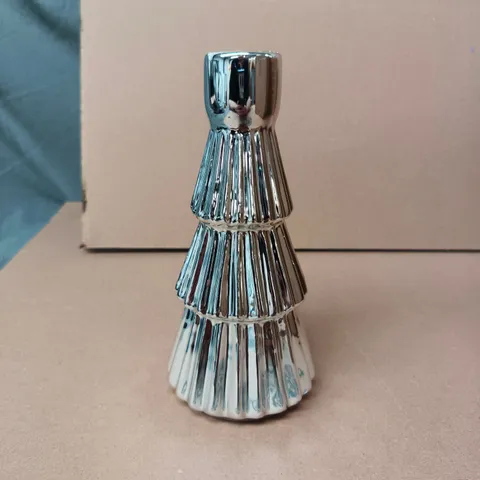 GISELA GRAHAM LONDON - BOX OF 4 SILVER CHRISTMAS TREE SHAPED CANDLE HOLDERS