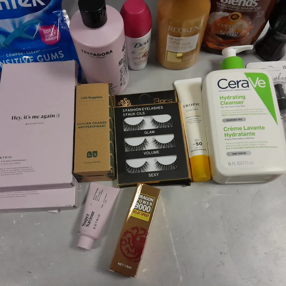 BOX OF APPROXIMATELY 15 COSMETIC ITEMS TO INCLUDE REDKEN CONDITIONER, CERAVE CLEANSER, GARNIER SHAMPOO , ETC