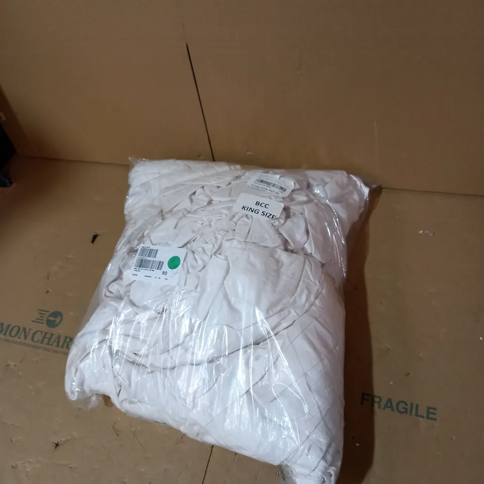 KELLY HOPPEN WHITE DUVET SET