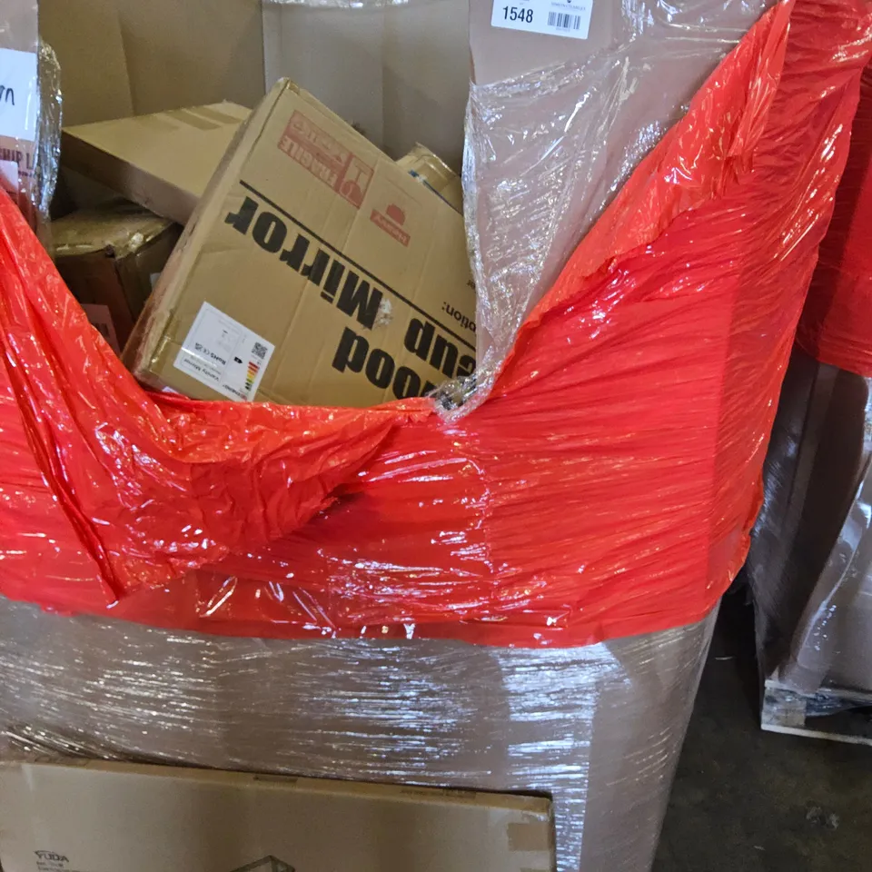 PALLET OF ASSORTED ITEMS TO INCLUDE, HOLLYWOOD MAKE-UP MIRRORS, TOILET SEAT, 3 PIECE SEASONAL LED REINDEER SET, METAL TOWEL RACK,