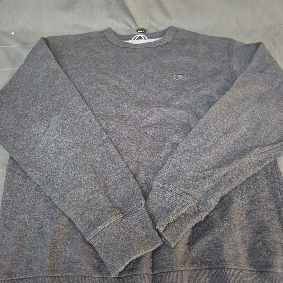 CHAMPION GREY CREWNECK SWEATSHIRT WITH CHEST LOGO - SIZE M