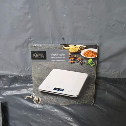 BOXED HOME DIGITAL KITCHEN SCALES IN WHITE