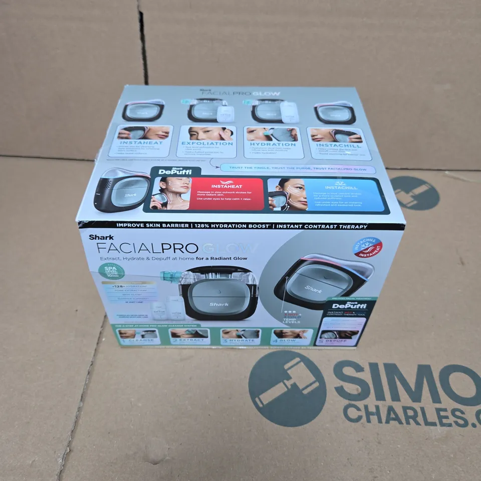 SHARK FACIAL PRO GLOW AND DEPUFFI IN WARM BLACK