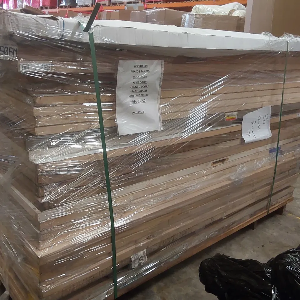 PALLET CONTAINING APPROXIMATELY 30x MIXED BRANDED HOUSEHOLD FIRE DOORS, GLAZED DOORS, PANEL DOORS, COTTAGE DOORS ECT