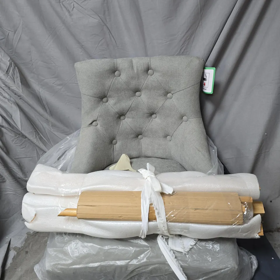 GREY PADDED CHAIR WITH ACCESSORIES