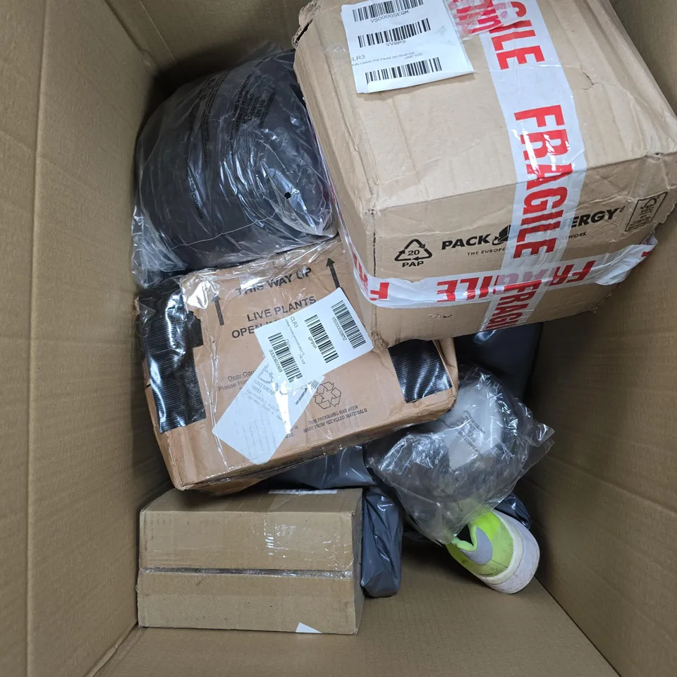 APPROXIMATELY 10 ASSORTED FAULTY/DAMAGED HOUSEHOLD PRODUCTS TO INCLUDE HEADPHONES, TRAINERS, COOKWARE ETC 