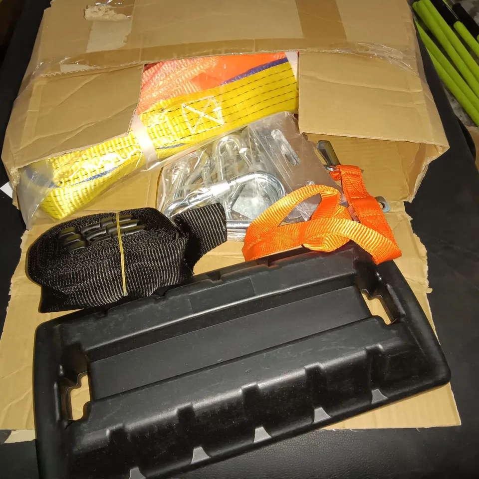TWO SECTION SLEDGE STYLE SPORTING ITEM WITH ACCESSORIES 