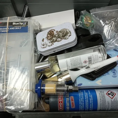 APPROXIMATELY 15 ASSORTED HOUSEHOLD ITEMS TO INCLUDE WHITE COMPANY HOME SPRAY, NUTS&BOLTS, GUTTER SEALANT, ETC - COLLECTION ONLY