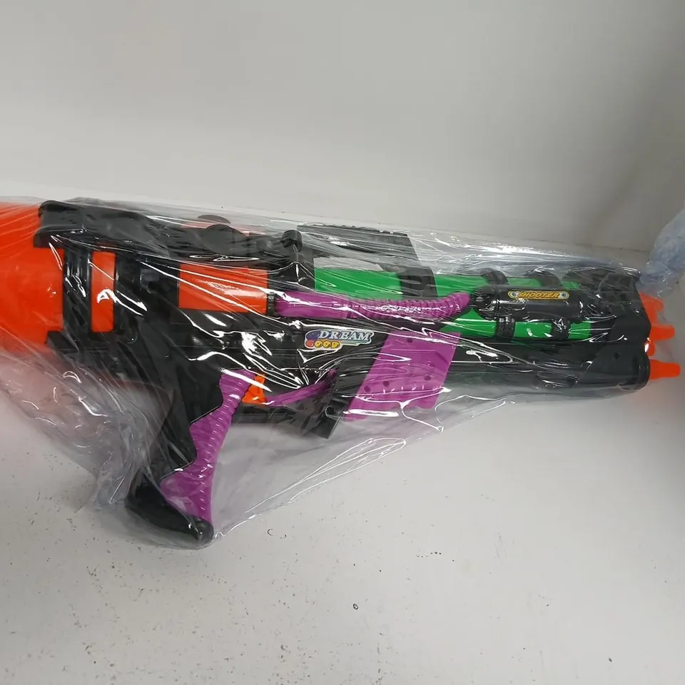 MULTI-COLOUR TOY DART BLASTER GUN IN CLEAR PACKAGING