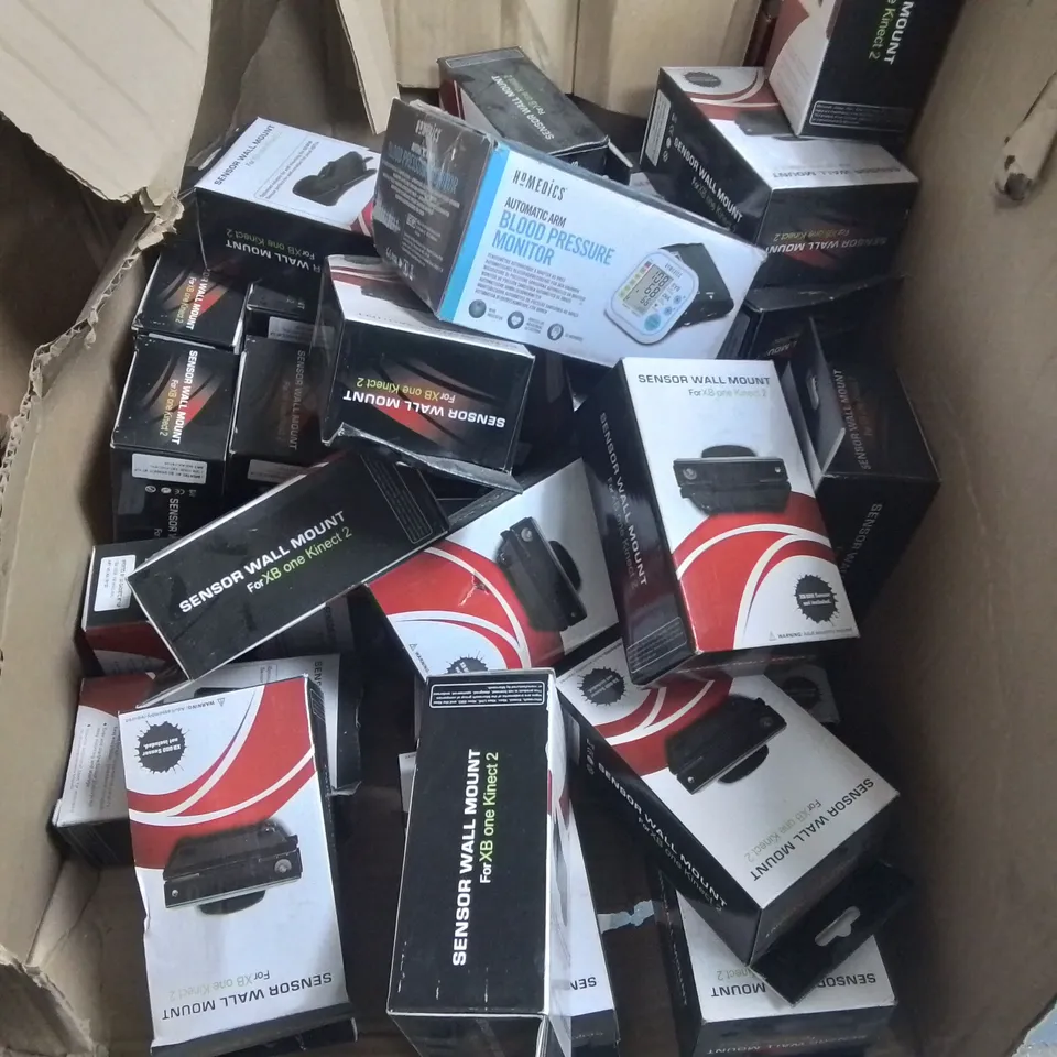 LOT OF ASSORTED ITEMS TO INCLUDE 12 60X60CM LED PANELS, VILEDA MOP, MORPHY RICHARDS BLENDER AND SENSIR WALL MOUNTS FOR XBOX