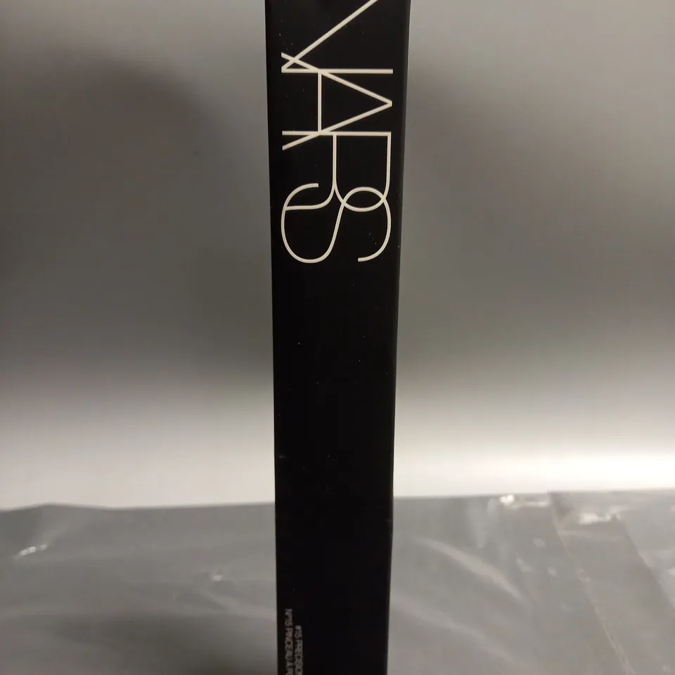 BOXED NARS PRECISION POWDER BRUSH #15