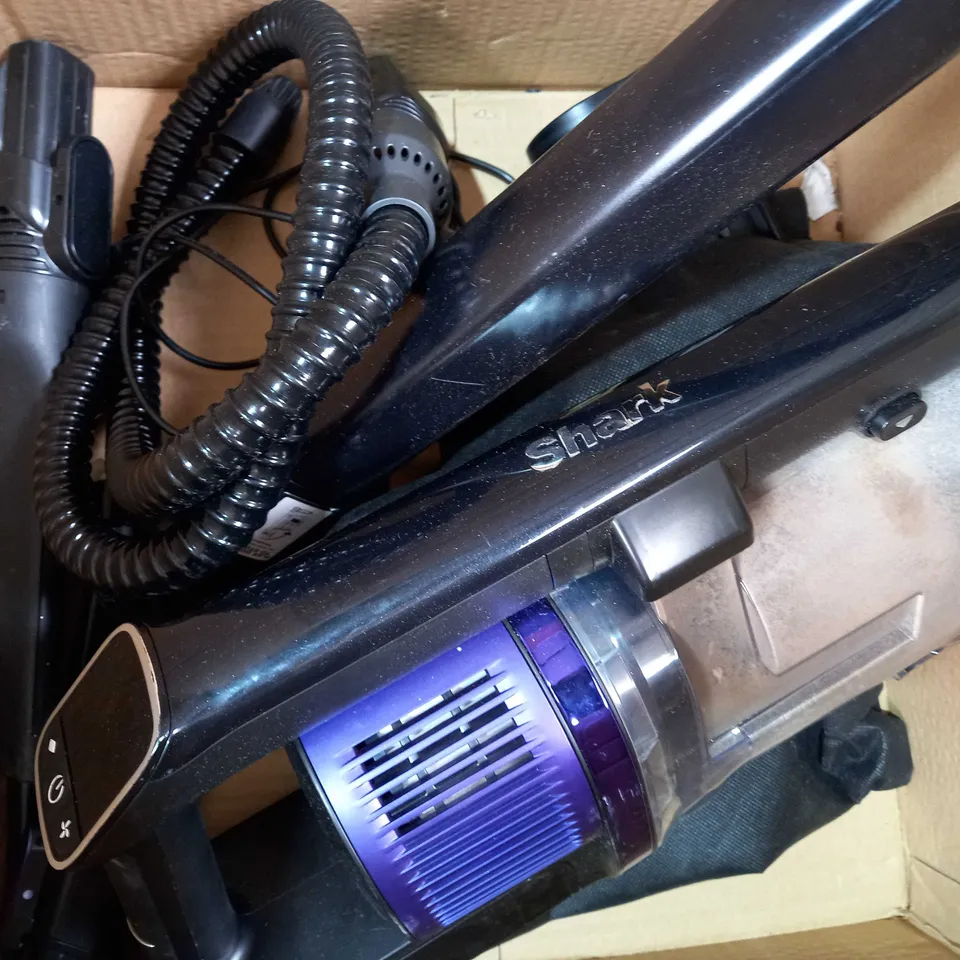 SHARK CORDLESS STICK VACUUM IZ390UKTQ