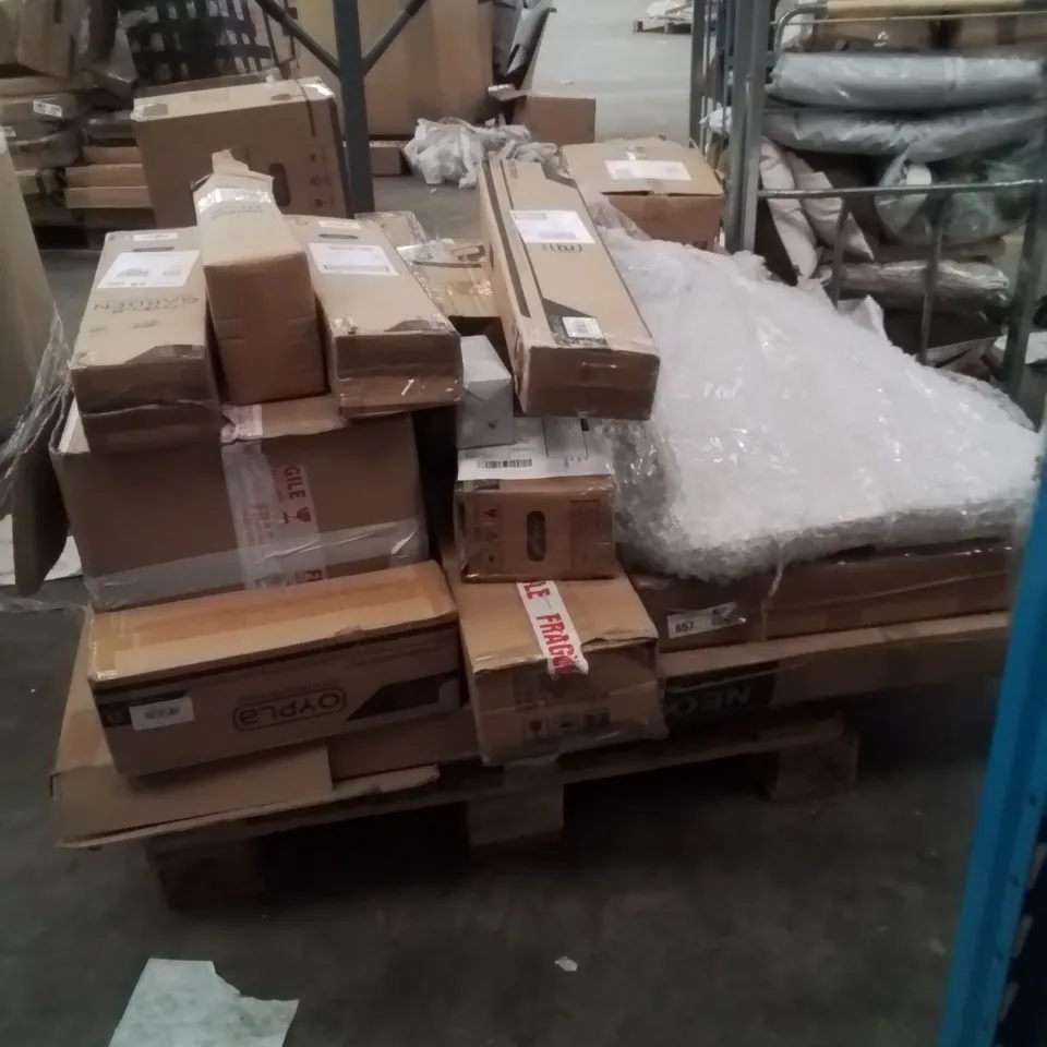 PALLET OF ASSORTED HOUSEHOLD GOODS AND PRODUCTS TO INCLUDE;HEATED CLOTHES AIRER,PLAYPEN,COOKER HOOD,GARDEN ORNAMENT,SQUIRREL FEEDER BOX