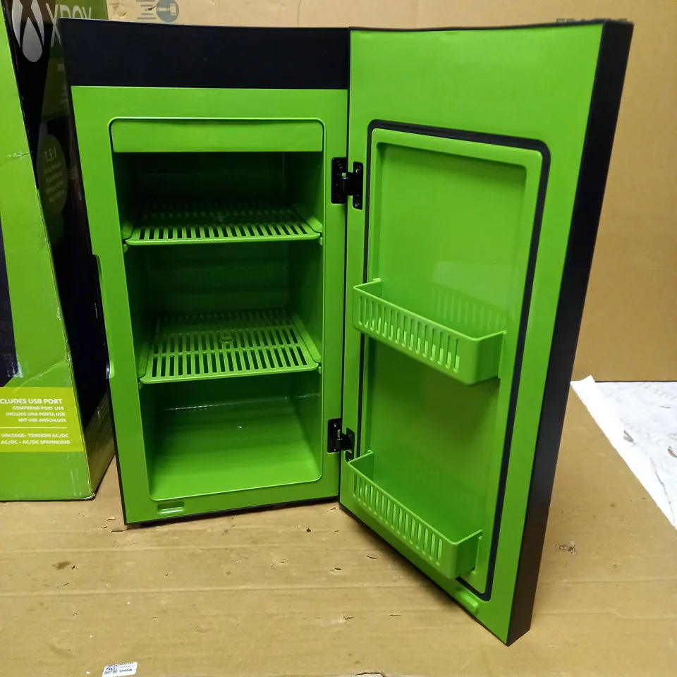 XBOX SERIES X REPLICA MINI FRIDGE THERMOELECTRIC COOLER 1.5:1