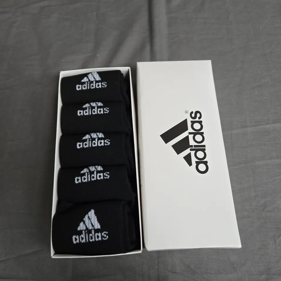 BOXED ADIDAS CREW SOCKS - X5