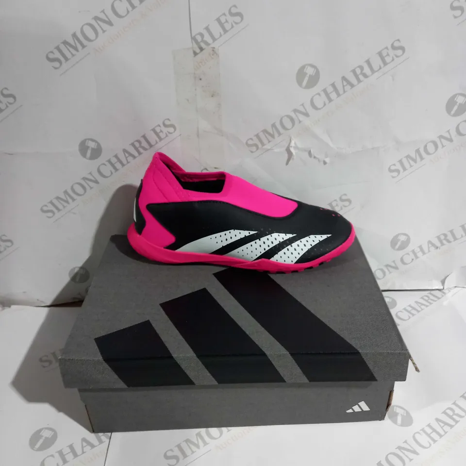 BOXED PAIR OF ADIDAS PREDATOR ACCURACY SIZE 3 1/2 