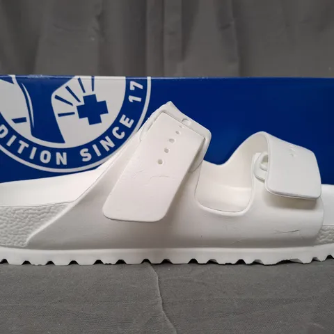 BOXED PAIR OF BIRKENSTOCK ARIZONA EVA OPEN TOE SANDALS IN WHITE UK SIZE 5.5