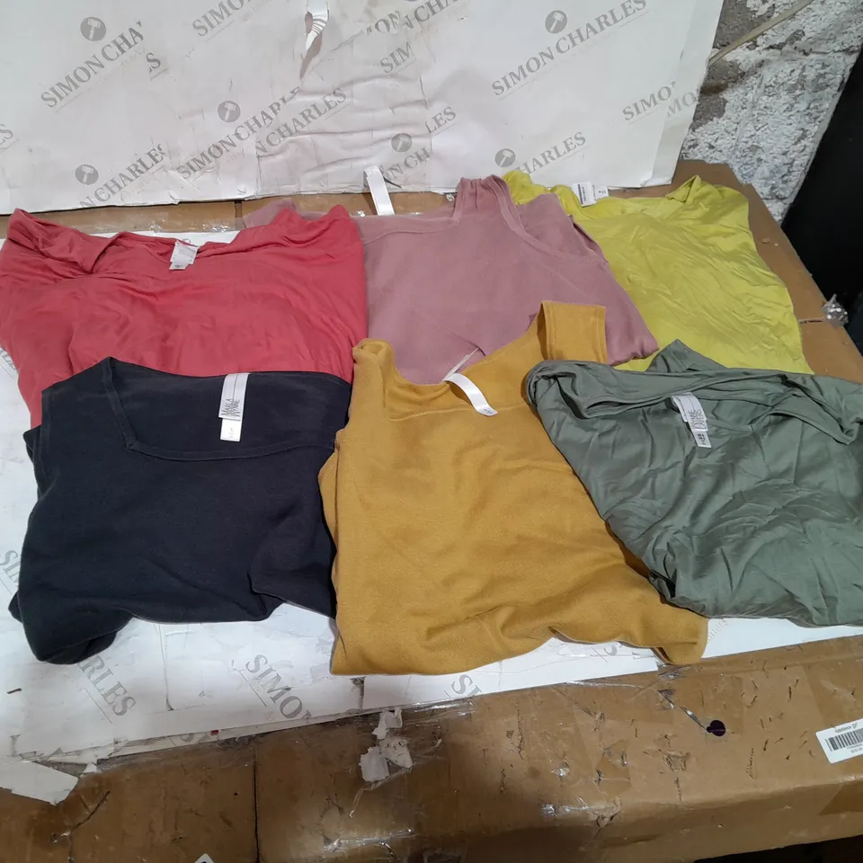 BOX OF ASSORTED WOMEN CLOTHES TO INCLUDE TOPS AND VESTS 