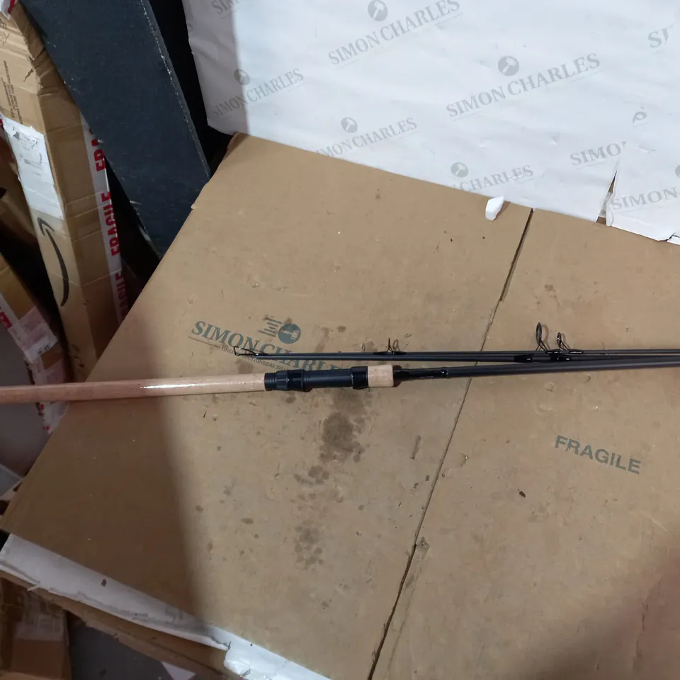 WYCHWOOD RIOT 9FT 2.75LB CARP ROD COLLECTION ONLY) RRP £54.99
