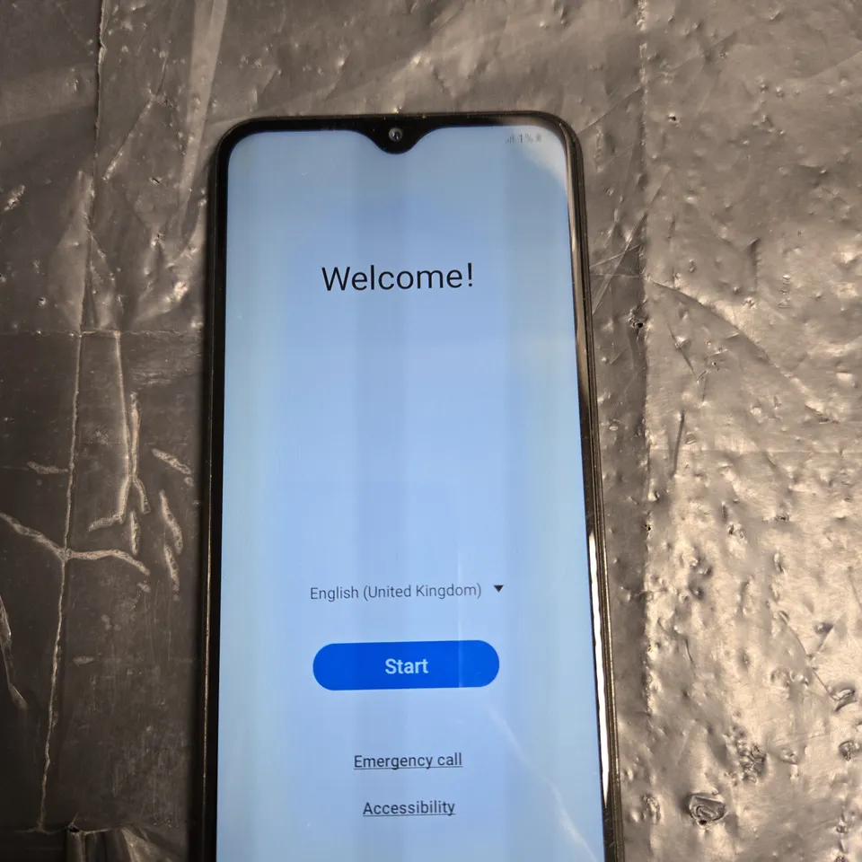 SAMSUNG GALAXY A20E MOBILE PHONE - BLACK 