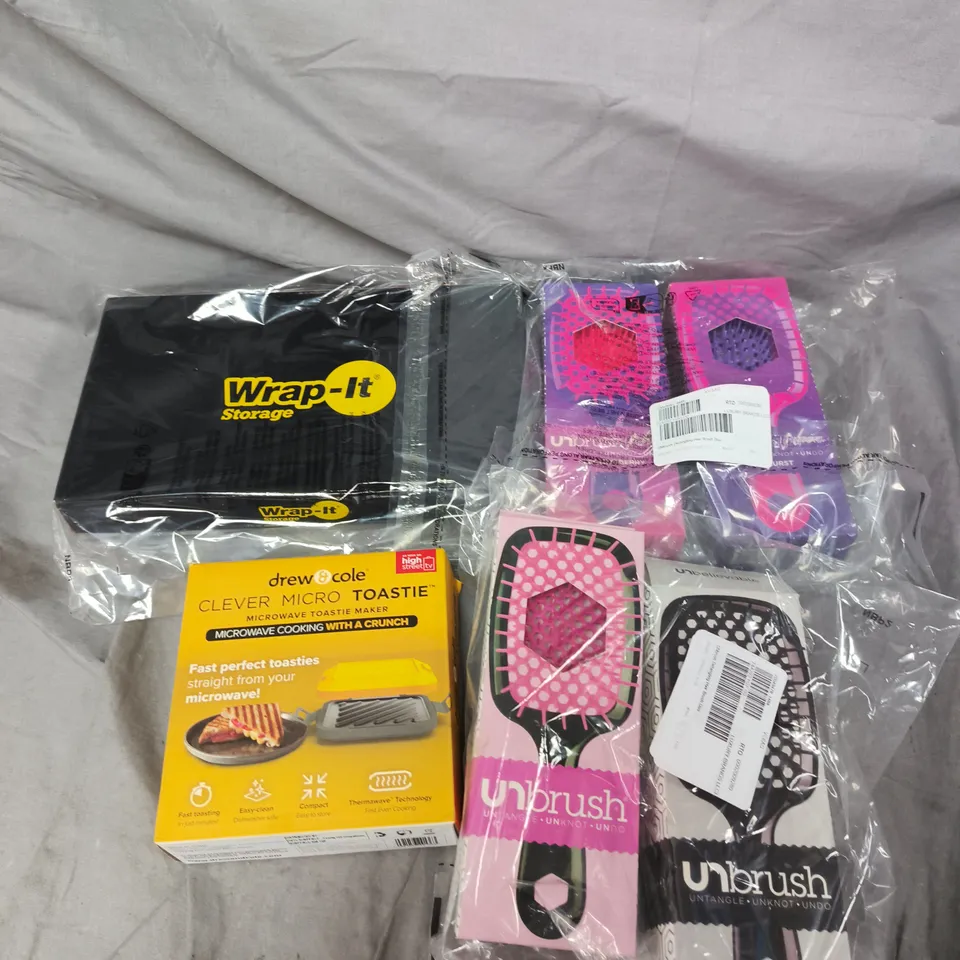 APPROXIMATELY 15 ASSORTED HOUSEHOLD PRODUCTS TO INCLUDE HAIR BRUSHES, MICRO TOASTIE, WRAP-IT ETC 