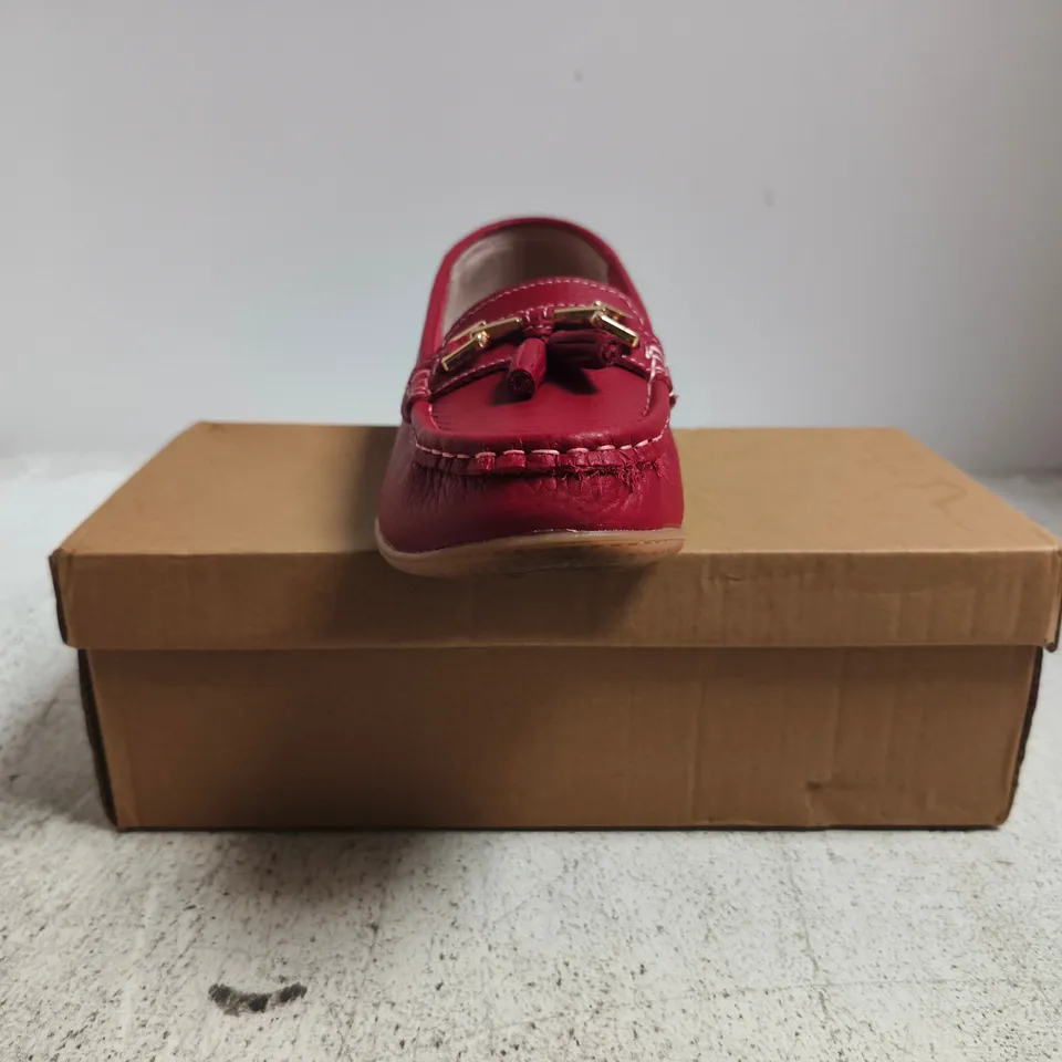 BOXED PAIR OF JO & JOE NAUTICAL LOAFTERS IN RED SIZE UK 6
