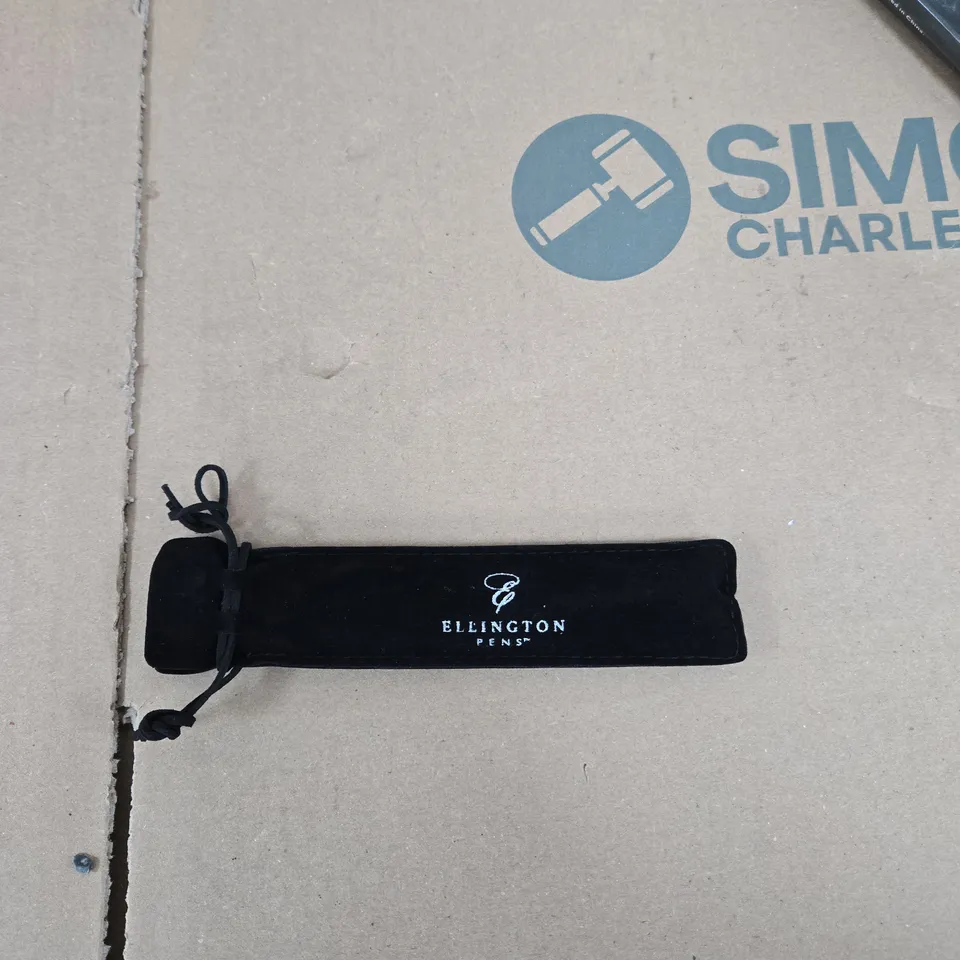 ELLINGTON PENS FOUNTAIN PEN – RED METAL BODY WITH BLACK CAP, VELVET POUCH