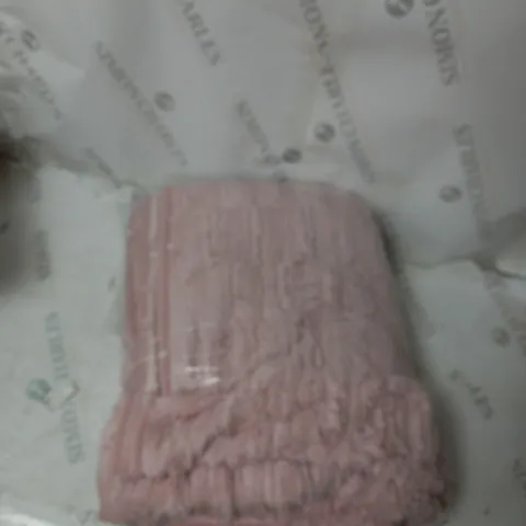 BOXED COZEE HOME FAUX FUR HEATED THROW PINK