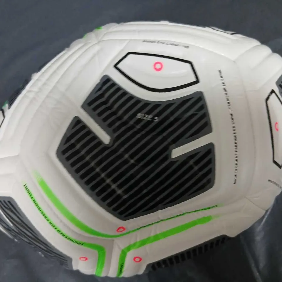 NIKE AEROWSCULPT FOOTBALL – WHITE/BLACK WITH NEON GREEN SIZE 5