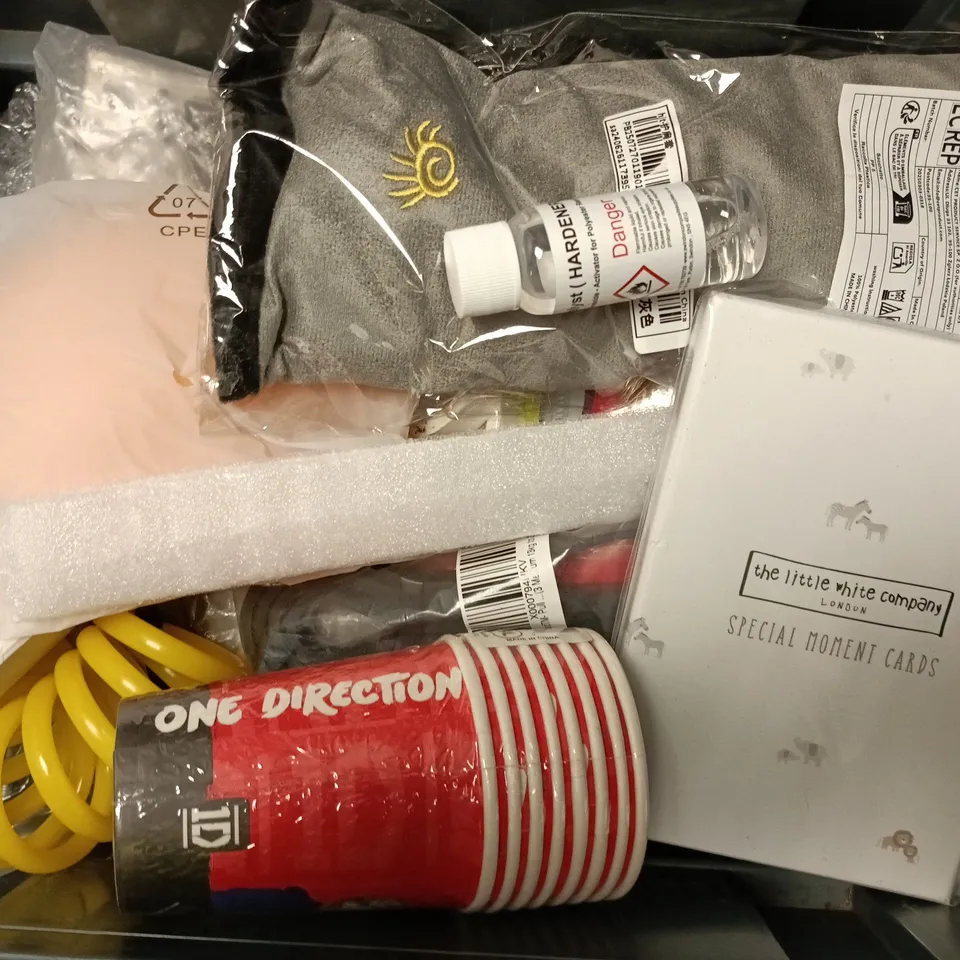 APPROXIMATELY 12 ASSORTED HOUSEHOLD ITEMS TO INCLUDE ONE DIRECTION PAPER CUPS, TL-TAPE, THE LITTLE WHITE COMPANY SPECIAL MOMENTS CARDS, ETC